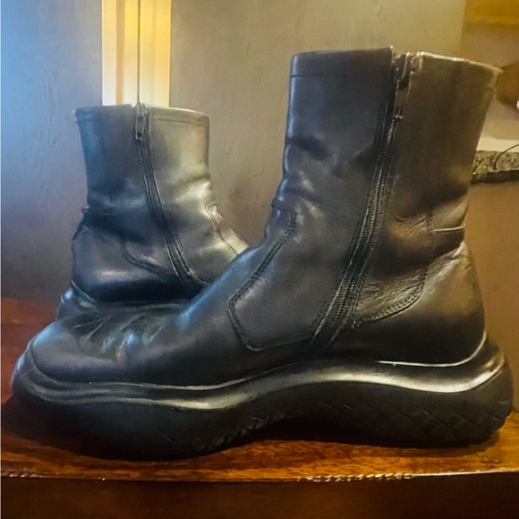 RARE AUTHENTIC VINTAGE PRADA MOTO BOOTS❤️ REAL AND FABULOUS!!!!!! - Picture 2 of 9